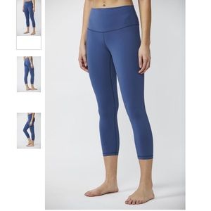 NWT DYI Signature Crop Leggings